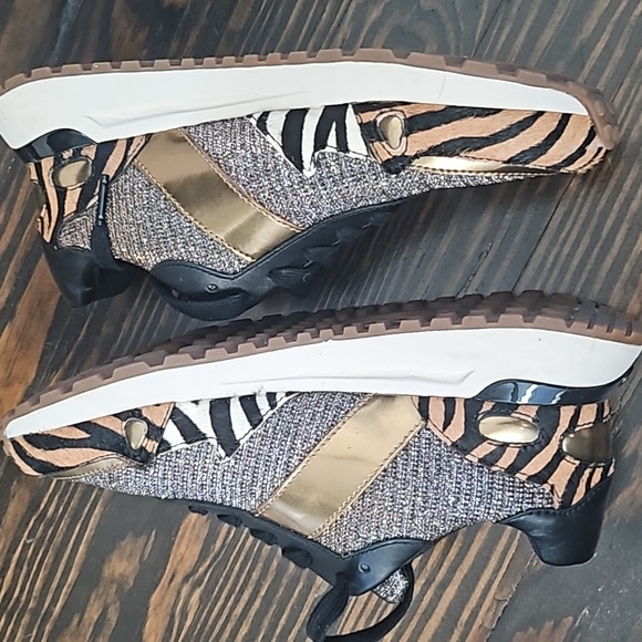 Michael Kors Sneakers - Picture 8 of 10